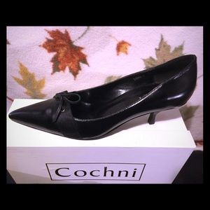 Black heels with bow